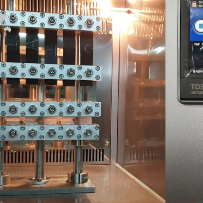 Máy đo độ bền nứt của  cao su, nhiệt dẻo